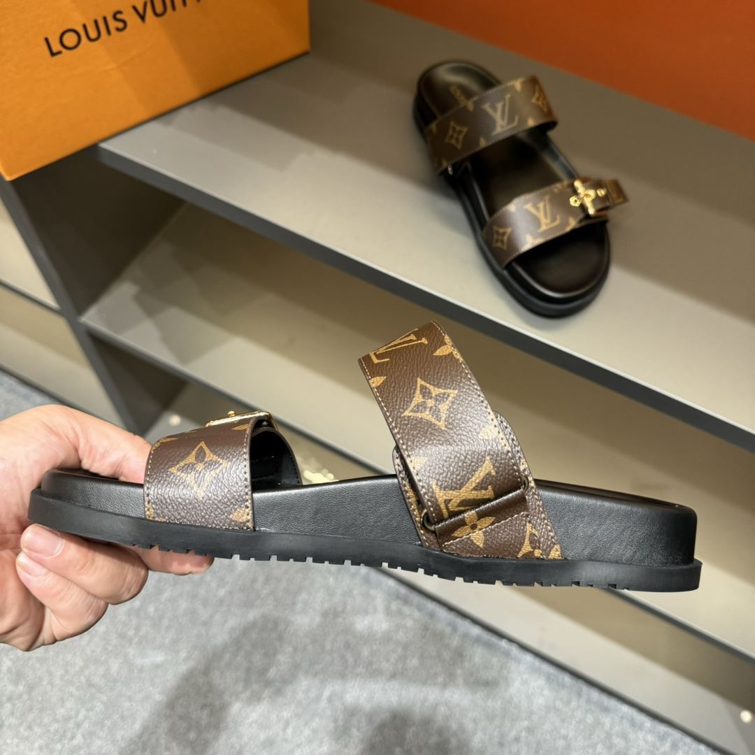 Louis Vuitton Slippers